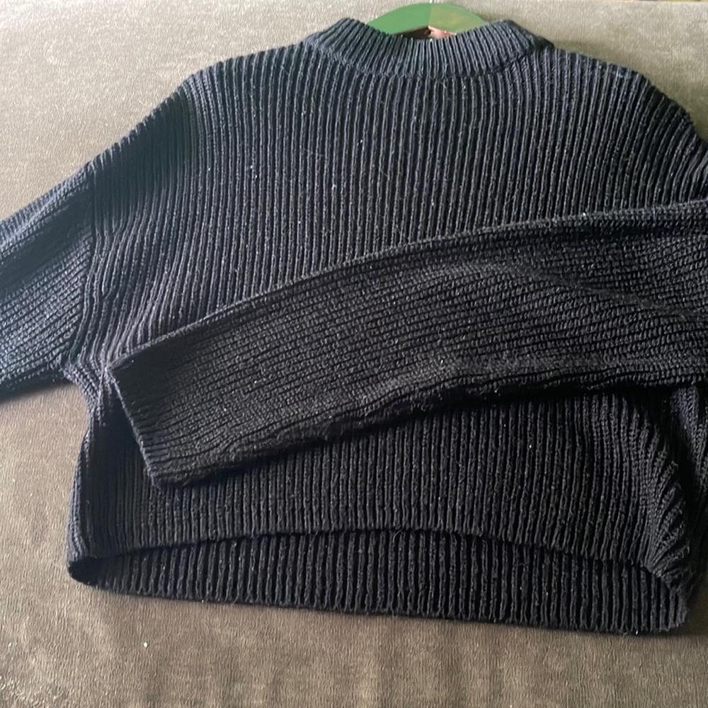 Ribbed black sweater
